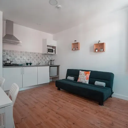 Harbour49 - Flats & 4*